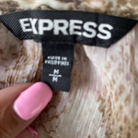 Express‎ Tan Snake Print Semi Sheer 1/2 Button Top Sz M - Picture 7 of 8